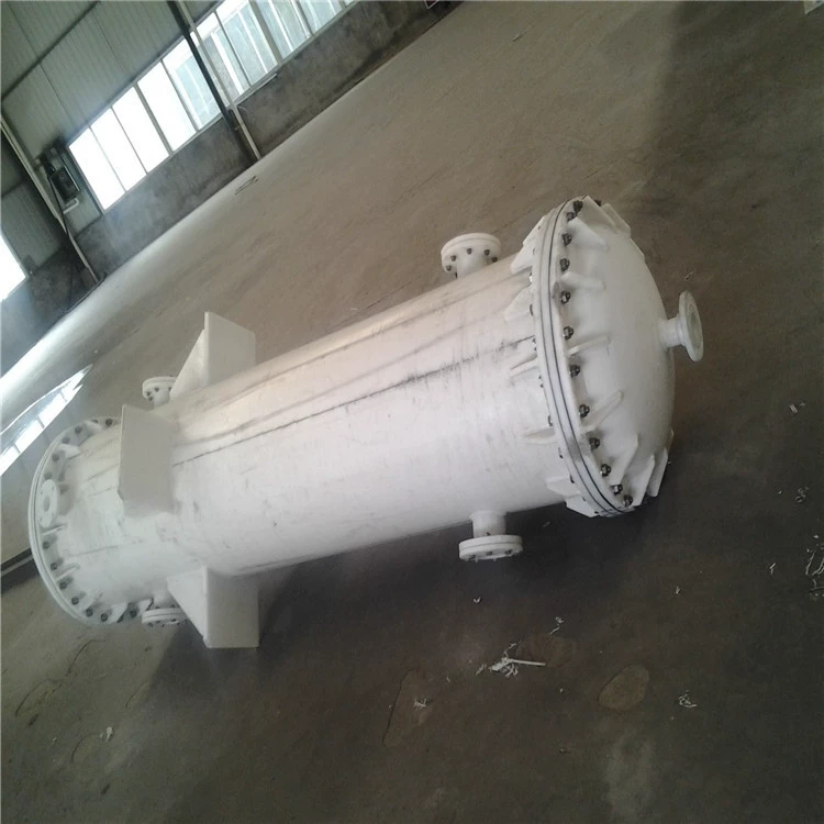 Большая мастерская фабрики использует долговечный трубчатый охладитель