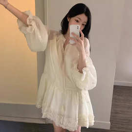 韩国chic秋季新款甜美风刺绣钩花拼接木耳边小个子喇叭袖连衣裙女