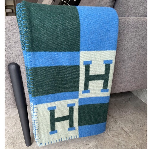 OEM custom wool H letter wool blanket winter thickened warm nap office car sofa cover blanket