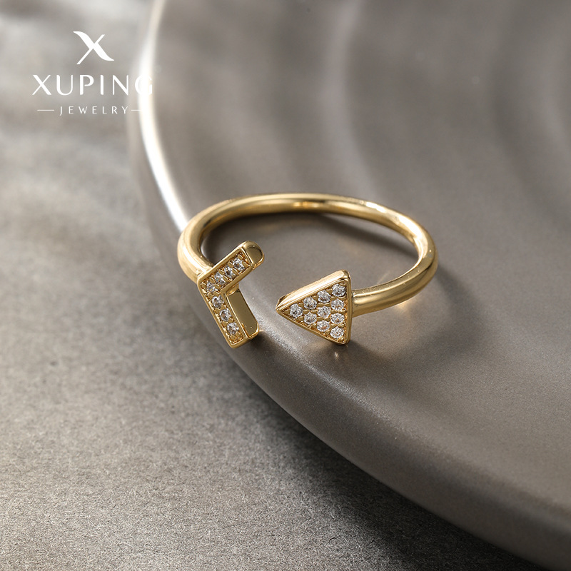 Nuevo anillo geométrico ajustable de Xuping con gemas artificiales, diseño único, accesorio sencillo y moderno.