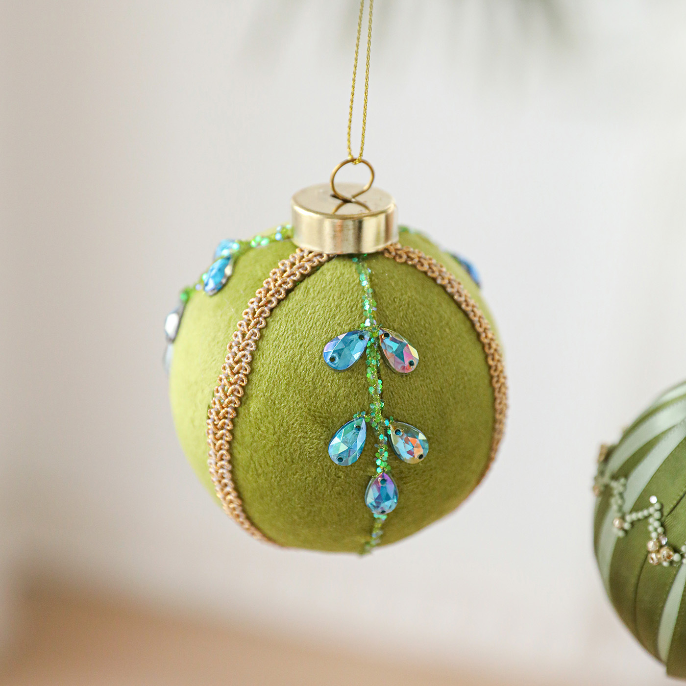 Nuevos productos transfronterizos de 8CM bolas de Navidad polvo adhesivo bolas de espuma de hongos colgante de espuma de bolas de Navidad decoración de árbol de Navidad