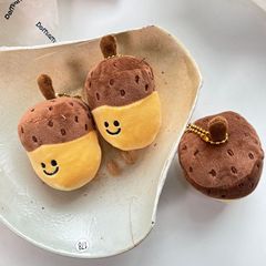 かわいいぬいぐるみのナッツのペンダント学生カップルの親友のアイデアのペンダントのキーホルダーのぬいぐるみのペンダントGJ240