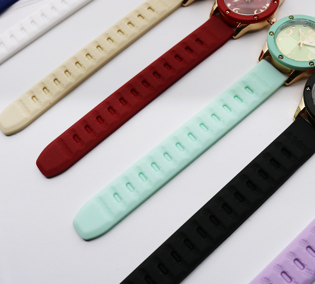 48g Weight Tempered Glass Mirror Material Pu Strap Material Watch Classification Pointer Display Type Buckle Buckle Style Round Dial Shape Holiday, Daily Occasion Quartz Movement Heart Shape, Solid Color Pattern Women's Gender Casual Style Casual Heart Shape Solid Color Buckle Quartz Women's Watches 12