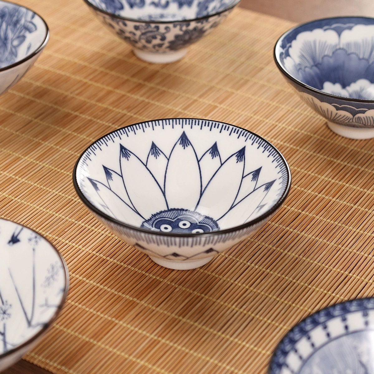 Painted ceramic tea cup, blue and white tea set