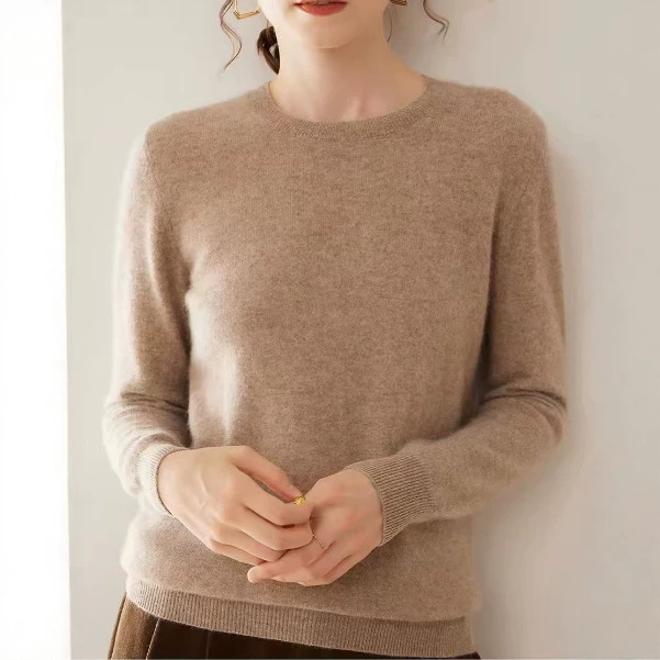 2835-2837=100% cashmere crew neck sweater (no returns or exchanges)