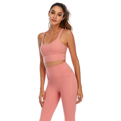 New European and American-style sporty, bare-feel yoga wear set: Sleek back Lulu bra for a seamless look, paired with high-waisted, booty-enhancing fitness pants.