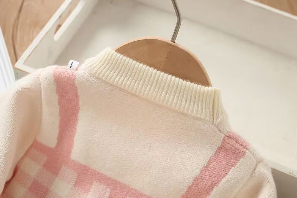 Ragazze Di Lana D 2023 Inverno Nuova Bambina Alla Moda Falso in Due Pezzi Del Fumetto Ricamato a Maniche Lunghe per Bambini_voghion.com