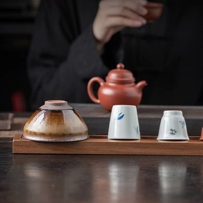 Taza de té casera de nuez en la mesa Taza de té de almacenamiento de madera sólida colgante al revés Taza de drenaje de agua Taza de taza simple