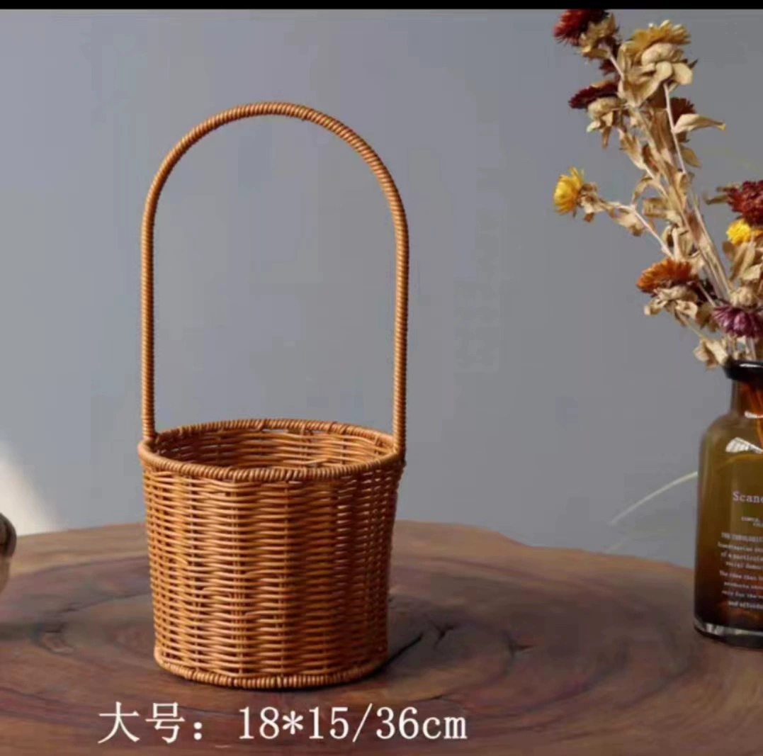 Handheld woven basket, decorations flower-shaped for living room