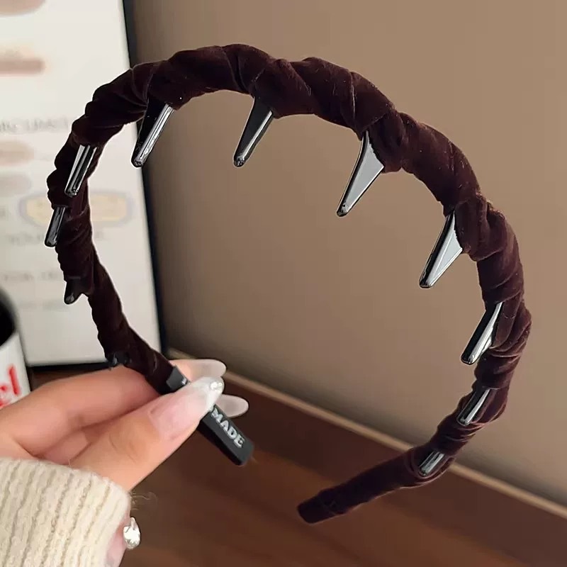 # 83 dark brown velvet wavy hairband