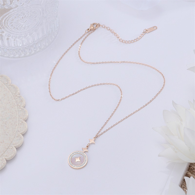 Fashion Geometric Round Titanium Steel Pendant Necklace_colorza_4