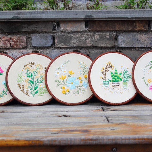 Blooming jardín hecho a mano DIY tela novato europeo bordado flores y plantas material paquete kit costura traje