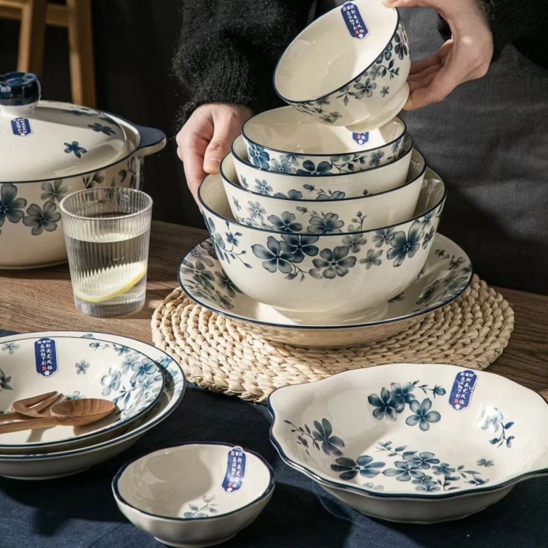 Small blue floral underglaze dinnerware set, a perfect gift for housewarming or weddings, featuring exquisite bowls and plates for home use, with beautiful designs Small blue floral underglaze dinnerware set, a perfect gift for housewarming or weddings, featuring exquisite bowls and plates for home use, with beautiful designs
