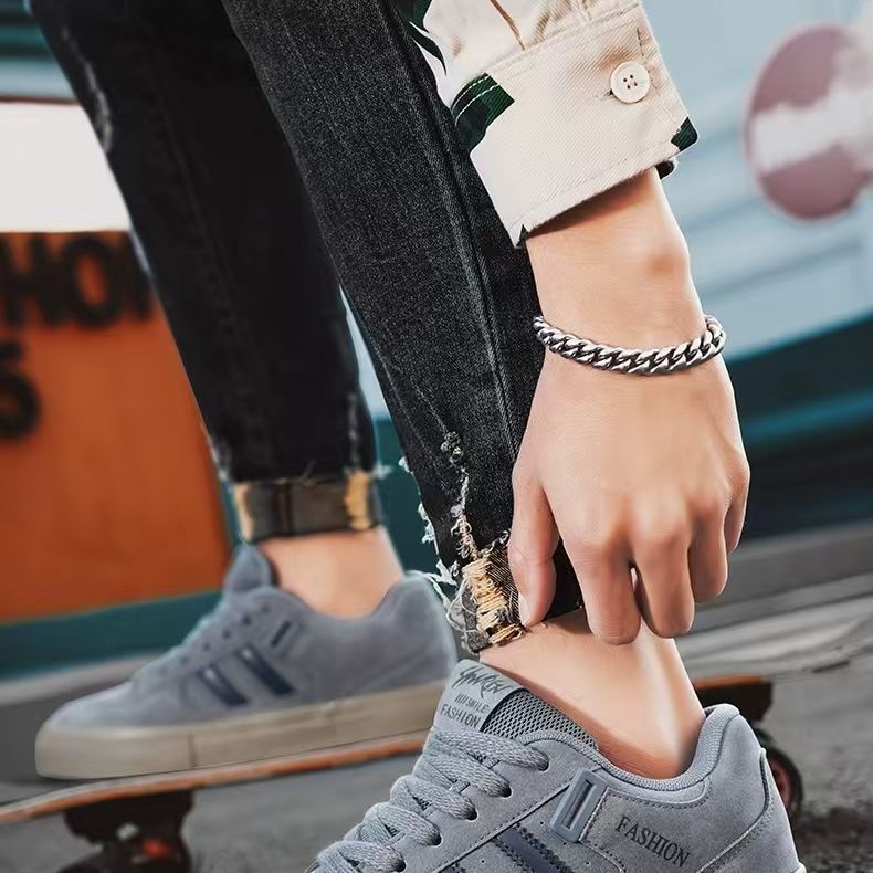 2025 nuevos zapatos de pan de nicho de entrenamiento para hombres, zapatos casuales de moda de zapatos deportivos de skateboard transfronterizos para estudiantes
