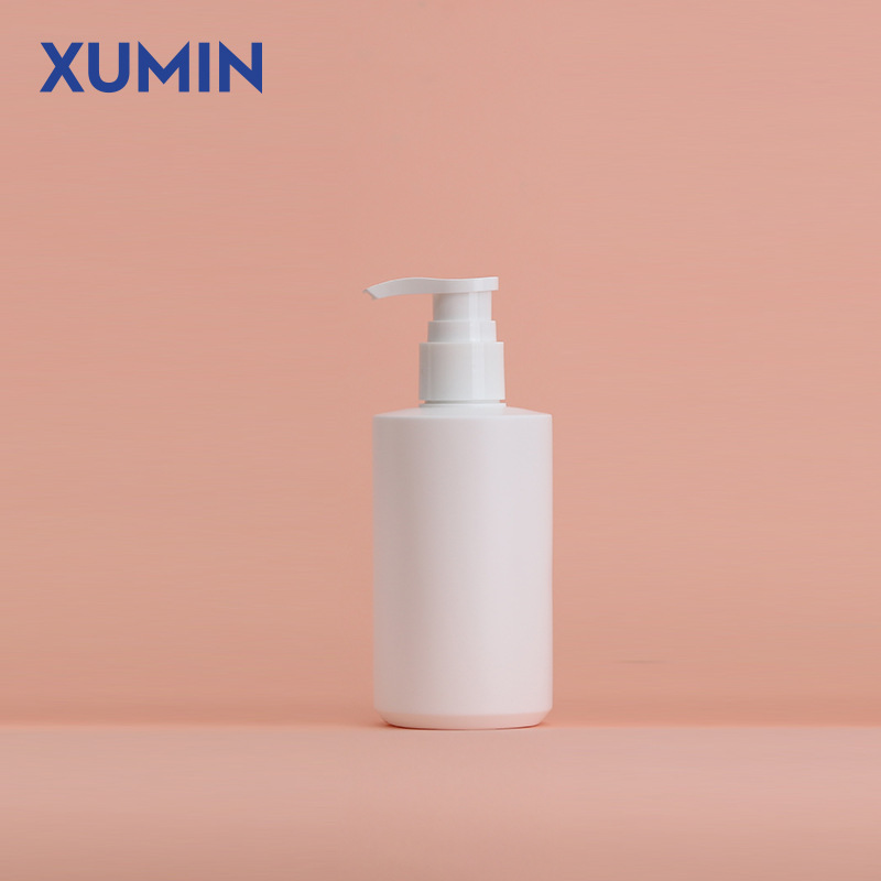 Nuevo producto PE peluche plástico botella de bomba de presión 100 - 200ml botella de emulsión blanco mat 300 - 500ml botella de champú