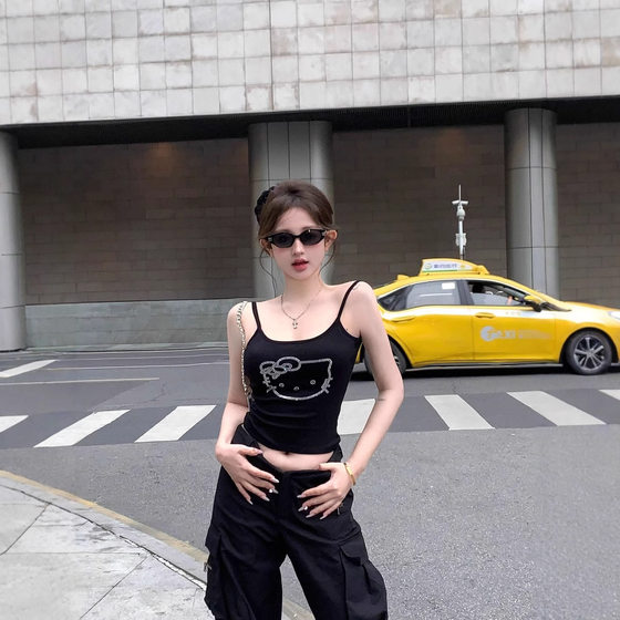 Sweet and Cool American Retro Kt Cat Hot Diamond Top Women's Summer New Hot Girl Slim-Fit Slimming Short Chest Pad Camisole