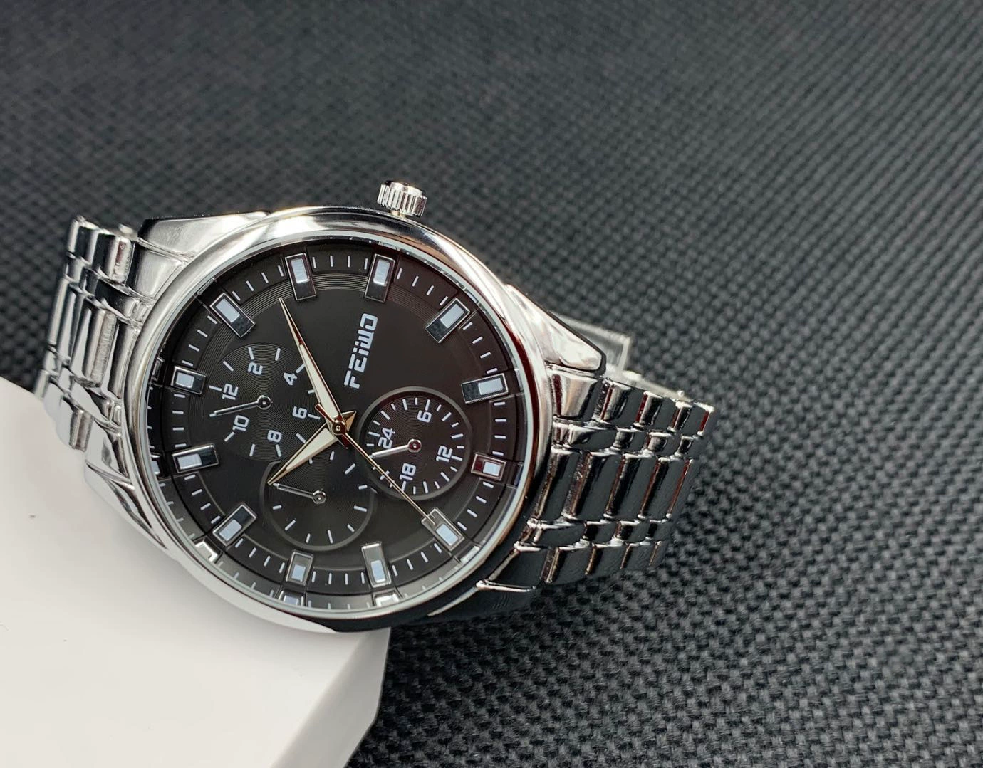 Universal waterproof calendar, fashionable mechanical quartz watches