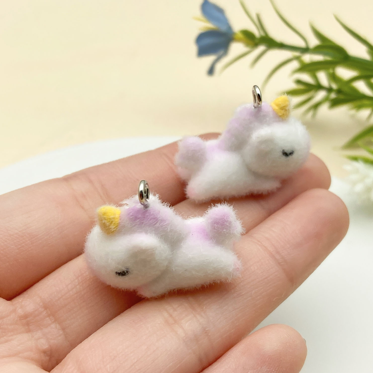 23139-1 화이트 핑크 레진 무리 동물 유니콘 26x21mm-2.9g
