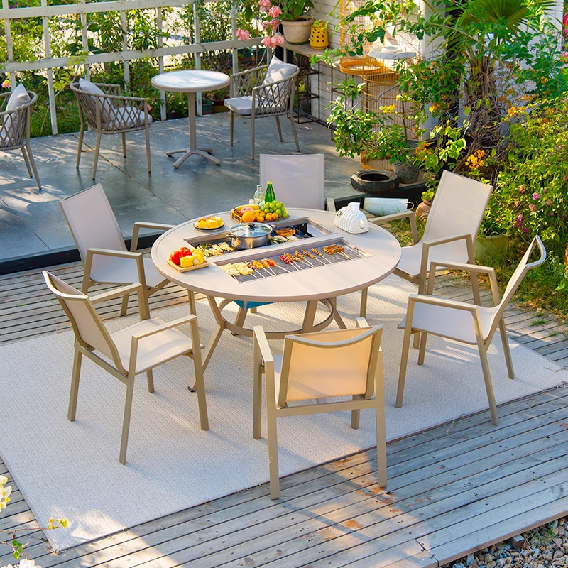 Mesa y silla de patio al aire libre, madera plástica, casa nórdica, patio al aire libre, jardín al aire libre, balcón, combinación de terraza de ocio
