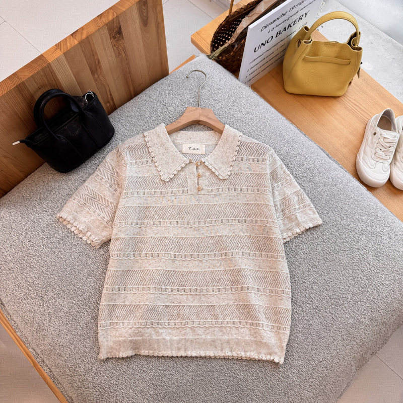2026 New Summer Style Korean Style Age-Reducing Short-Sleeved T-Shirt for Women, Thin Top with Cut Out Lace Polo Collar Knitwear