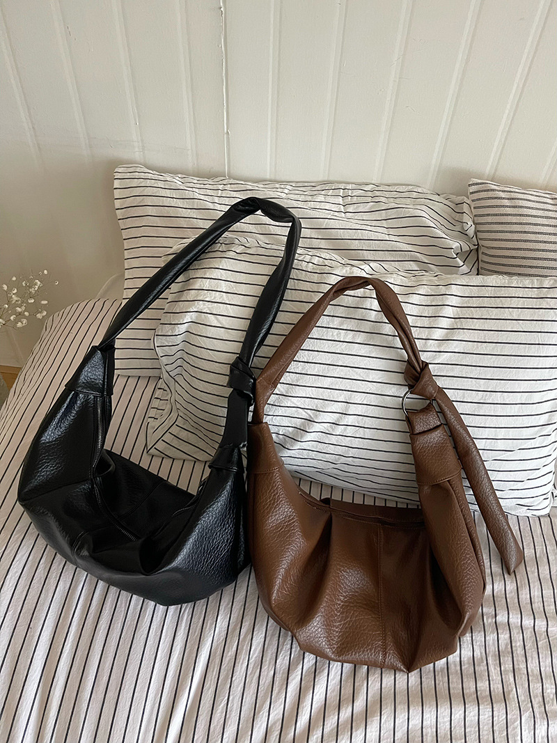 Korean Instagram Large Capacity Soft Leather Folded Dumpling Lazy and Versatile Casual Commuting One Shoulder Crossbody_voghion.com