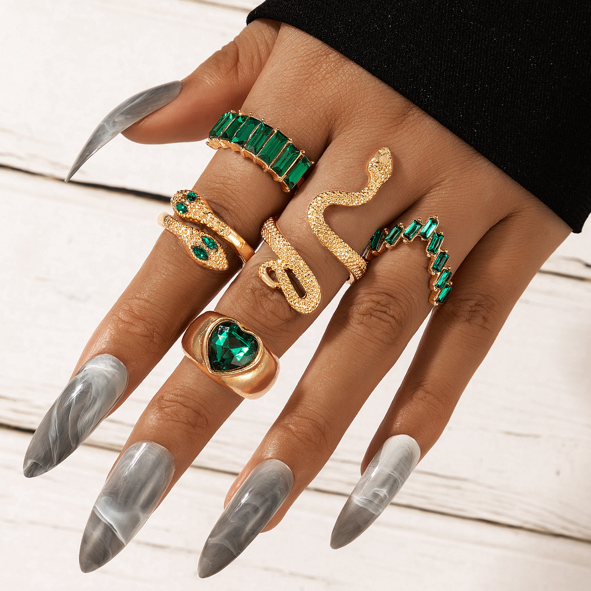 Artificial Gemstones Inlay Material Punk Cool Style Heart Shape Snake Alloy Plating Inlay Artificial Gemstones Women's Rings