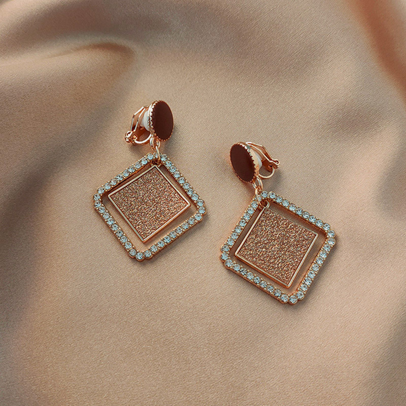 53# coffee color diamond ear clip