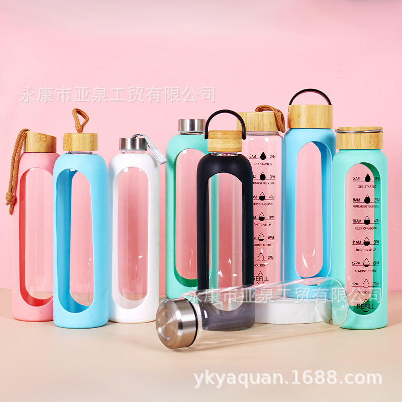 Vaso de vidrio portátil transfronterizo con alto contenido de borosilicato con funda de silicona, taza de agua de vidrio de té portátil para automóvil al aire libre, regalo al por mayor