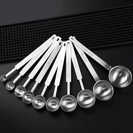 调酒器;其他酒具;勺、调羹