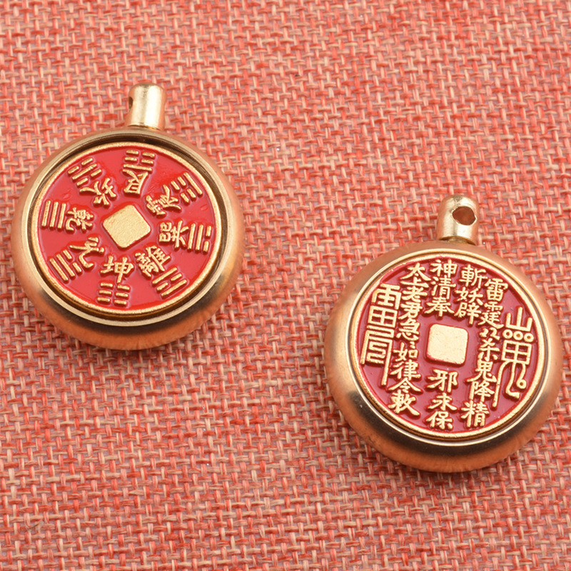 アクセサリーの山鬼銭山鬼はお金を使って骨董品を飾っています。|undefined