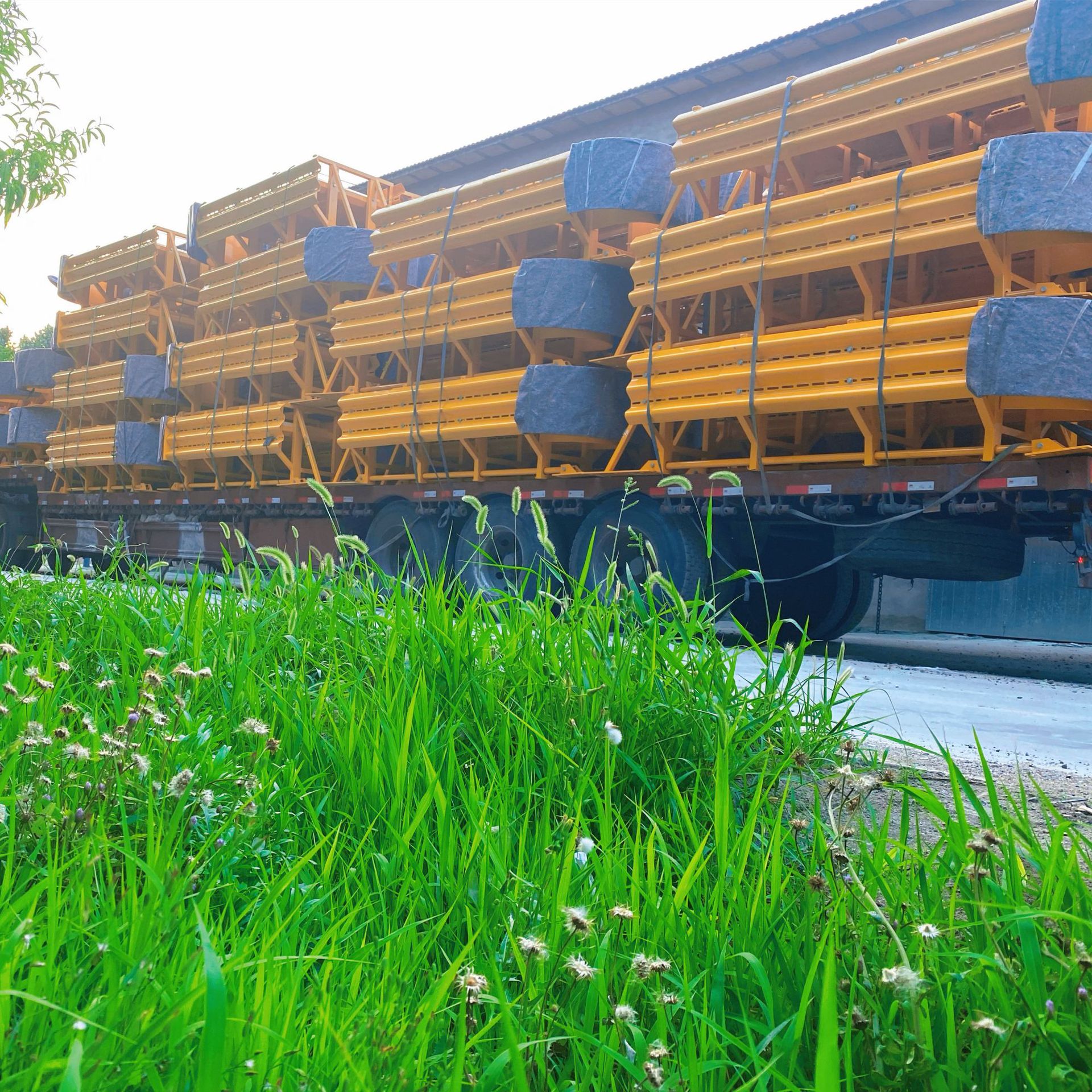 高速公路可导向防撞垫 黄色道路缓冲垫 分岔路口TS级减震护栏