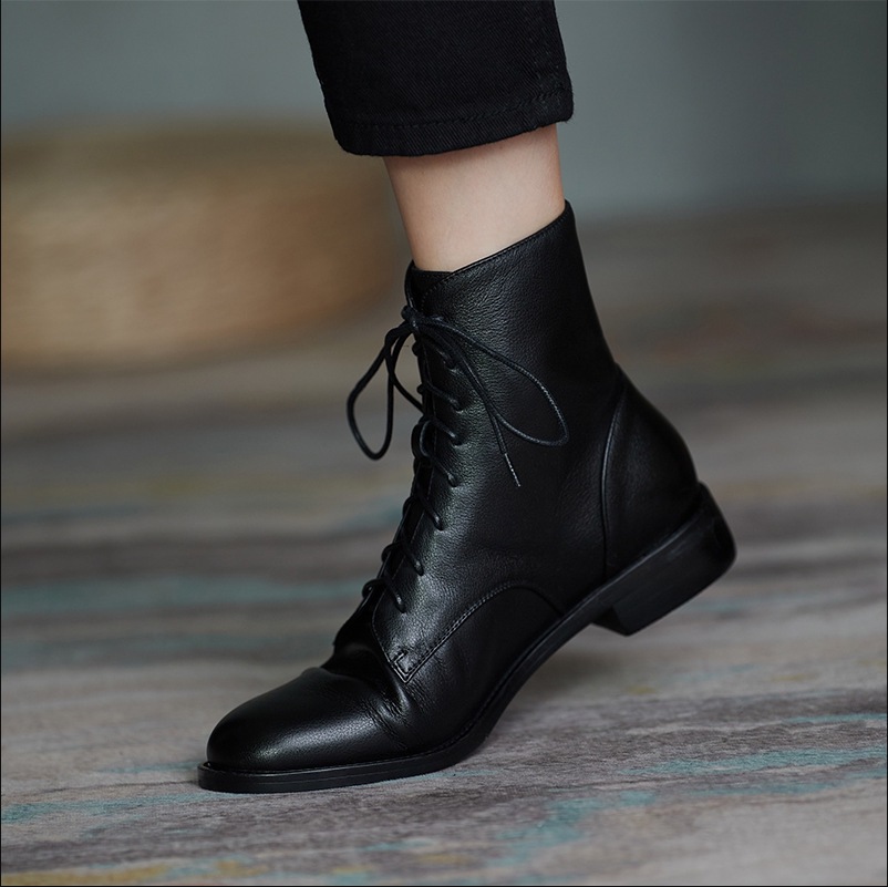 真皮马丁靴女新款靴子系带黑色小短靴软底中跟粗跟百搭秋冬女鞋潮