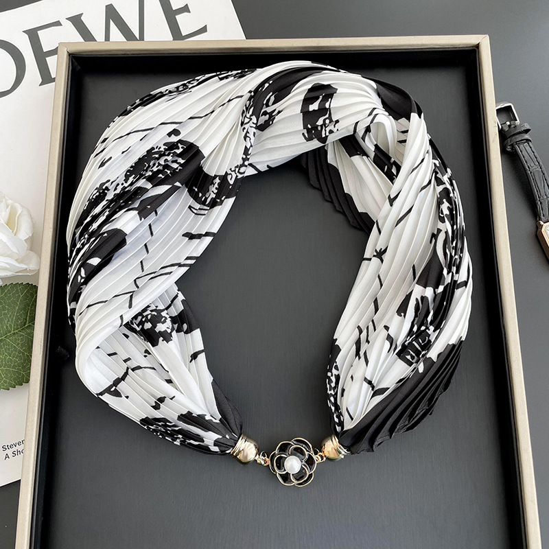 Nuevo collar de bufanda de hebilla magnética versátil elegante bufanda plisada de alto grado correa de muñeca perezosa bufanda banda de pelo