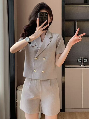 Short suit coat for women, small and thin 2025 summer new professional suit, bell-bottom pants suit