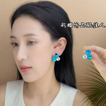 ���|�{ɫ���W�ʯ�������Ƕ��Ů2025�¿���h����С����¶��