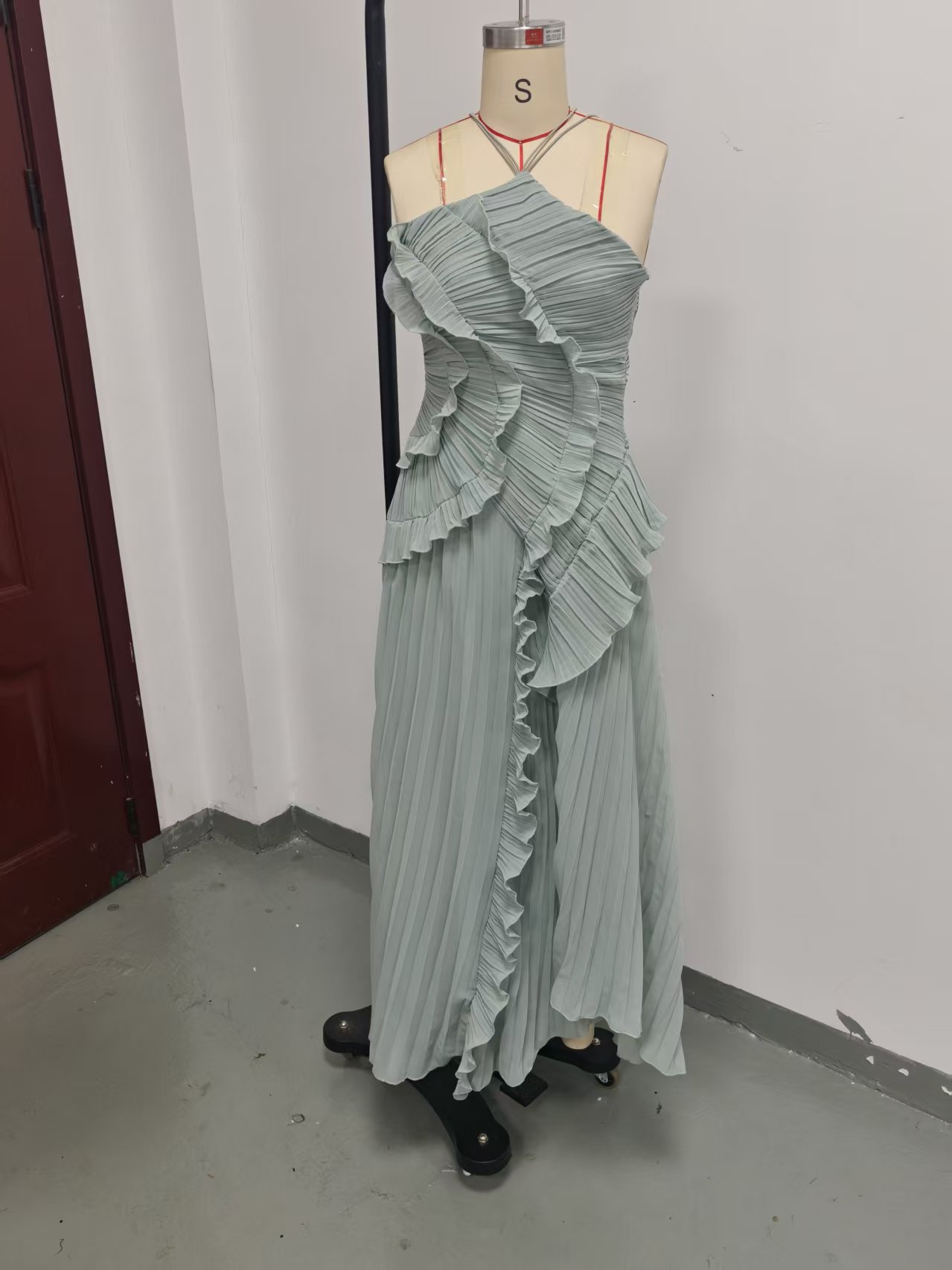 Comercio exterior transfronterizo Europa y América ropa de mujer Amazon 2025 moda de verano plegado cuello sexy vestido de espalda de pecho