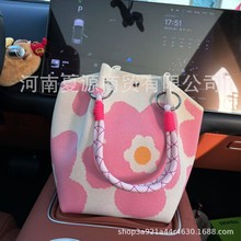 热销四季款潮流ins风磁扣手提小方包便携大容量托特水桶包时尚女