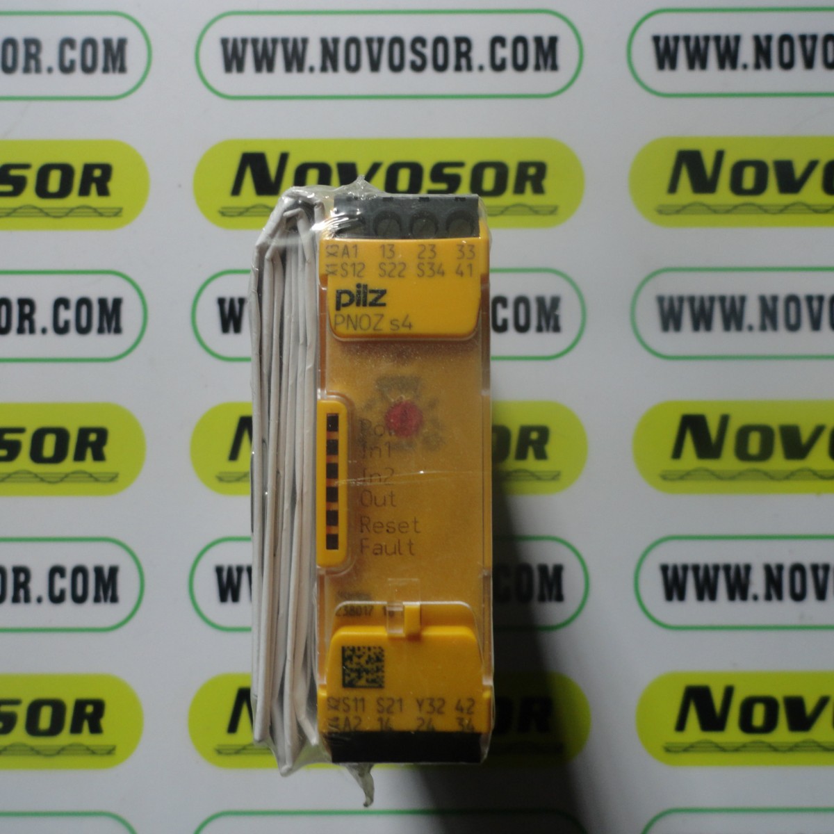 PNOZ S4 24VDC 750104  PILZ 继电器  现货