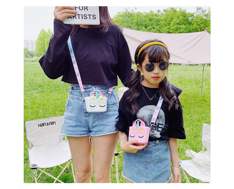 90g Weight Nylon Lining Material Zipper Closure Type Single Shoulder Strap Strap Type Animal Pattern White, Pink, Red Color Cute Cartoon  Silicone Bag 无