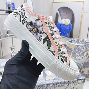 ��ԭD�Ҵ̽�����ЬŮС����Ь2025���¿��Ь��Ƥ������eС��Ь