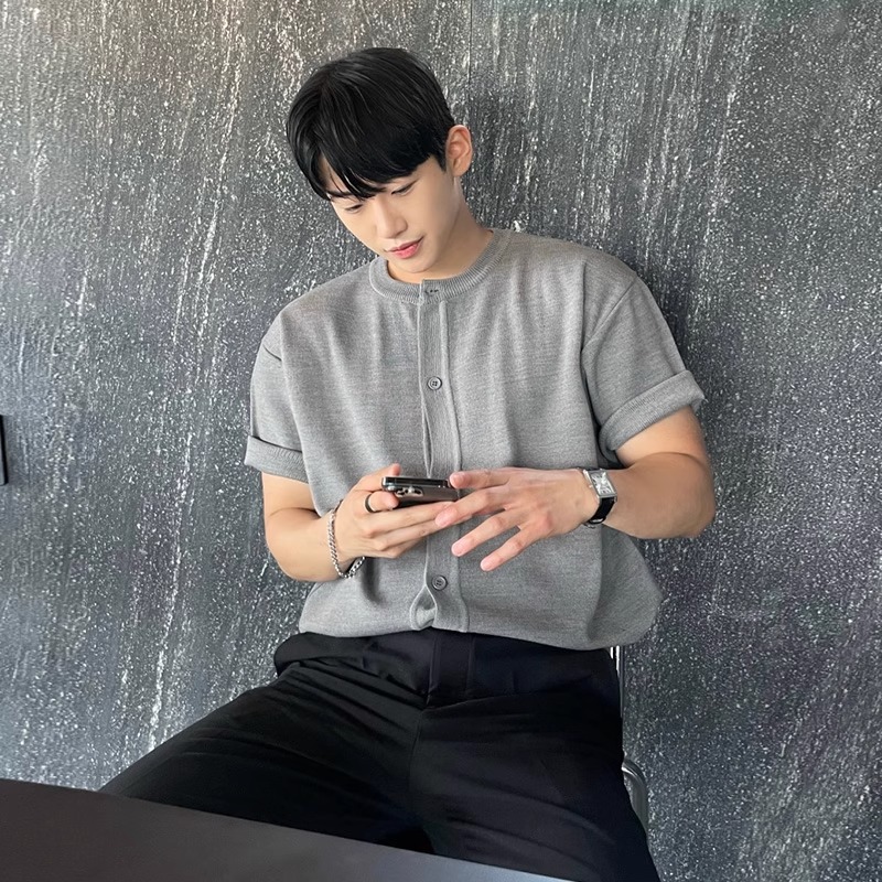 회색