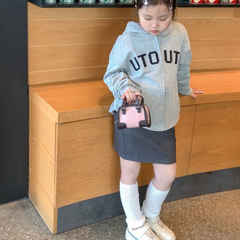 Bolso de hombro de niña de color de contraste de moda coreana, letra de estilo occidental, mini bolso de bebé, nuevo bolso de comercio exterior para niños