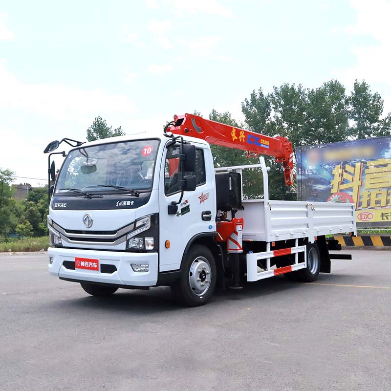 东风单排5吨随车起重机 工作及装货范围更广