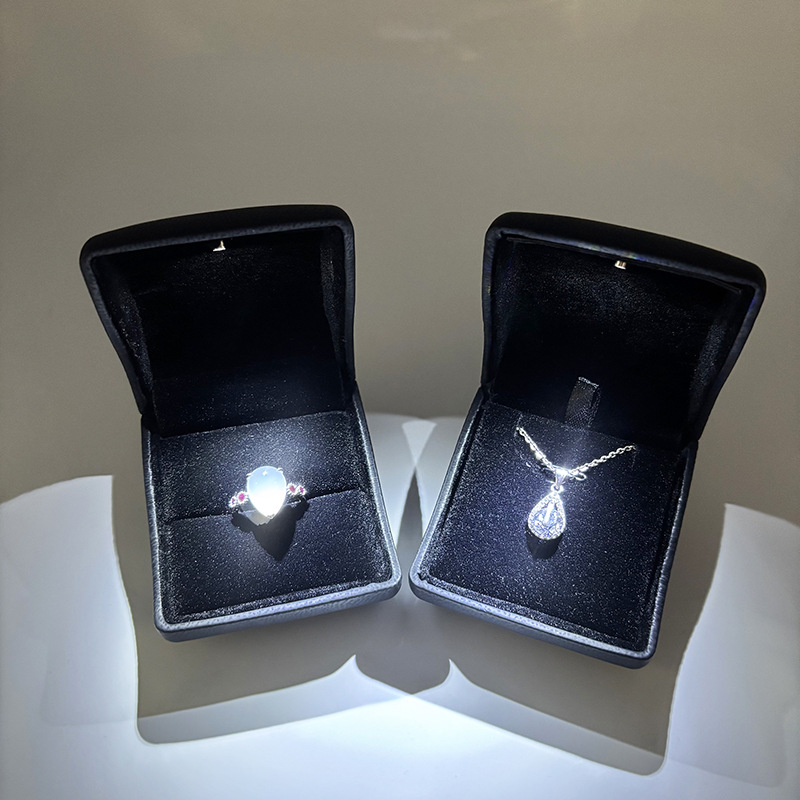 厂家直销发光戒指盒 LED灯项链盒 钻石钻戒盒高档订婚首饰包装盒