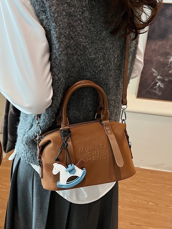 Bolso de almohada portátil popular de este año, nuevo comercio exterior transfronterizo de mujeres retro textura de alta moda versátil mochila