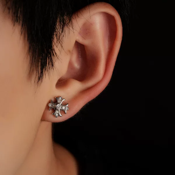 Vintage Cross Zircon Full Diamond Magnetic Ear Clips for Men, Fashionable, Unique, Minimalist Style, Niche Light Luxury Earrings Wholesale