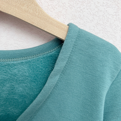 Thickened velvet children's dance clothing, autumn and winter long-sleeved dance jacket, bean green Chinese dance sweater shawl