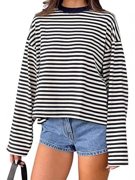 Retro autumn long-sleeve with a round collar for leisure