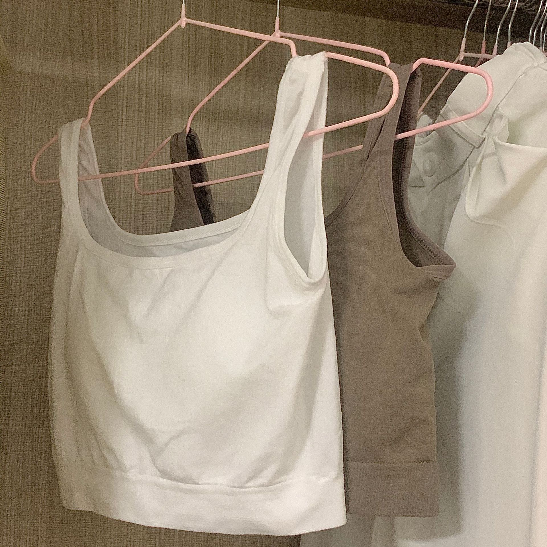 Nuevo 1809 Sling Chaleco con almohadilla en el pecho de las mujeres de una sola pieza inalámbrica deportes belleza espalda ombligo todo partido desgaste exterior base