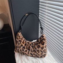 ��ˮ��ë������Ҹ�°�Ů�ﶬë�q�r����Ӱ��n��ٴ��OӋ��ëë��